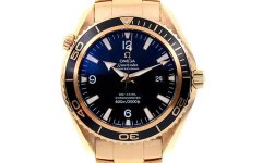 揭秘欧米茄机芯：专家教你识别真伪，避免假冒陷阱